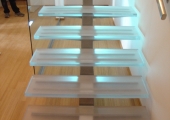 Glass_stairs_b