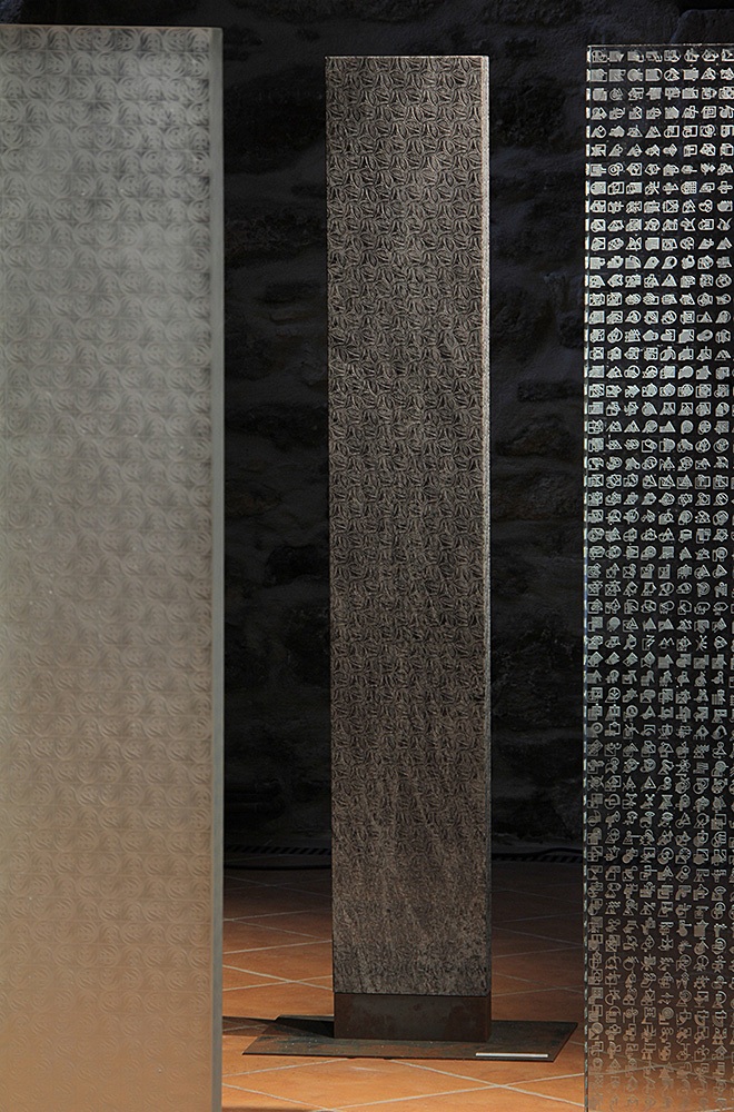 STELA Ia - IIIa / glass + stone